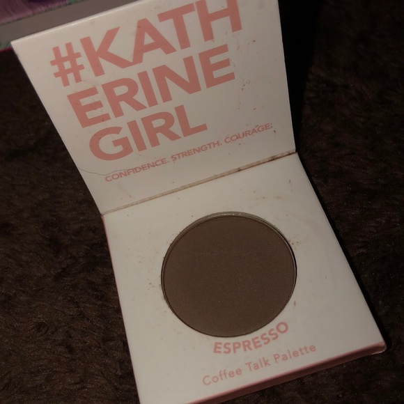 Neutral eyeshadows - Picture 6 of 7